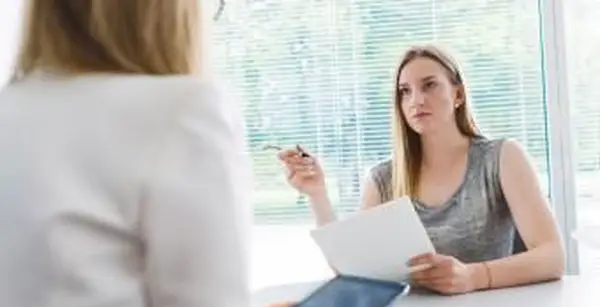 재정적 인 조언을 받고 미혼모