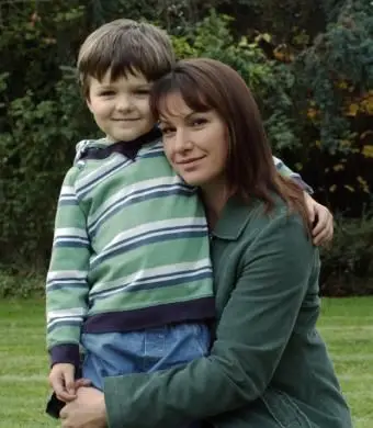 מי תובע ילד במשמורת משותפת?