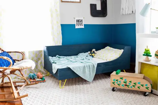 Modern Toddler Bed DIY