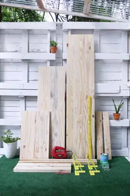 Modern Toddler Bed DIY