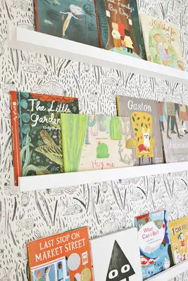 DIY Baby Bookshelves!