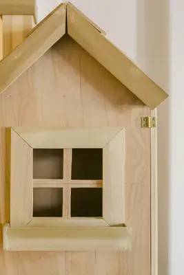 How to Build a DIY Dollhouse