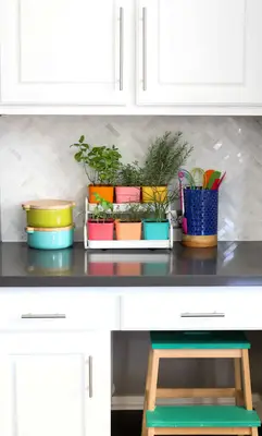 Make-a-Colorful-Indoor-Herb-Garden-click-through-for-tutorial-_4