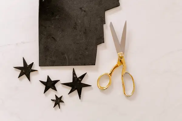 Stamped Star Wall DIY (Money Saving Wallpaper Alternative)