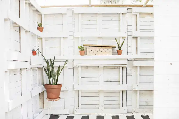 Modern Mason Bee House DIY