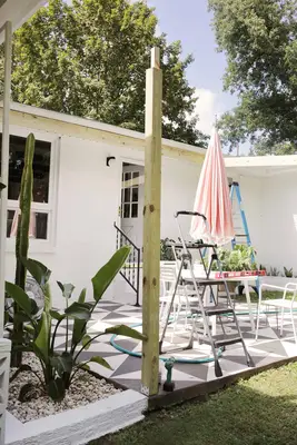 Mid-Century Pergola DIY