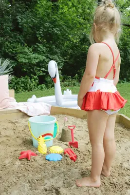 Hexagon Sandbox DIY (With Built-In Benches!)