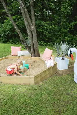 Hexagon Sandbox DIY (With Built-In Benches!)