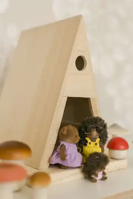 A-Frame Dollhouse DIY