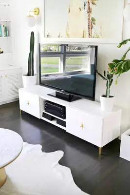 Ikea Restyle: Stand TV de la mijlocul secolului