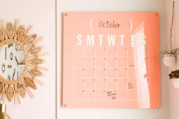 Easy Oversized Acrylic Calendar