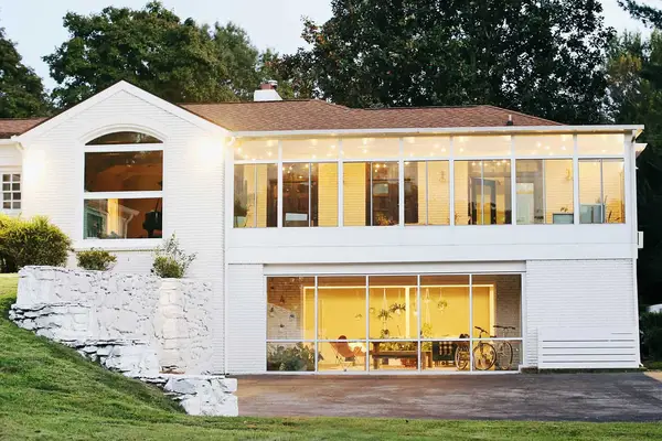 Essayez ceci: une solution moderne pour cacher votre poubelle!