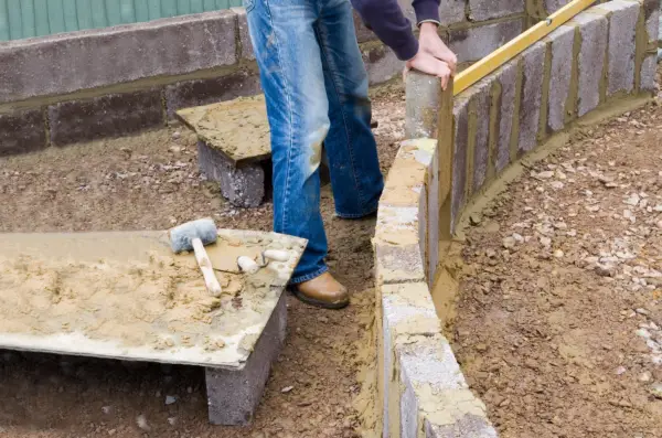 build-a-raised-bed-laying-curved-section-2