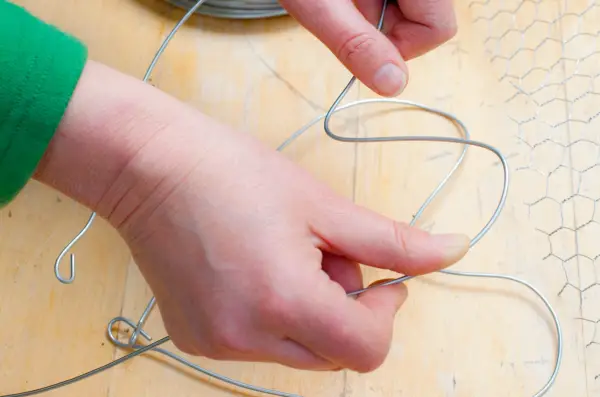 Bending the wire into a heart