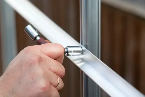 Tightening the bolts