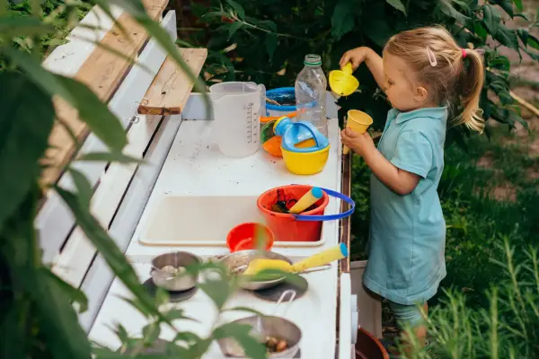 DIY mud kitchen. Getty Images