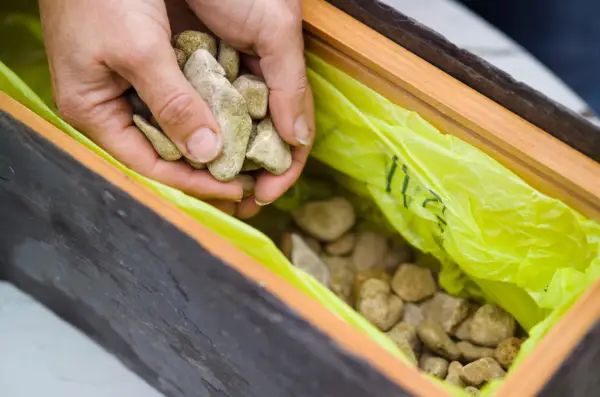 Make your own slate planter - lining the box