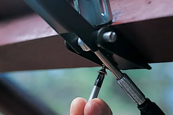 Fitting the vent opener