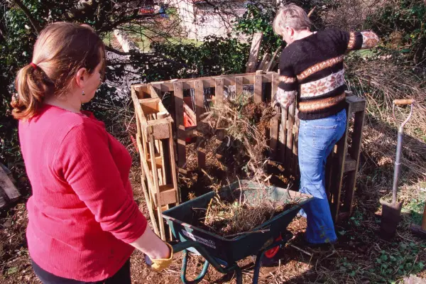 How to build a compost bin