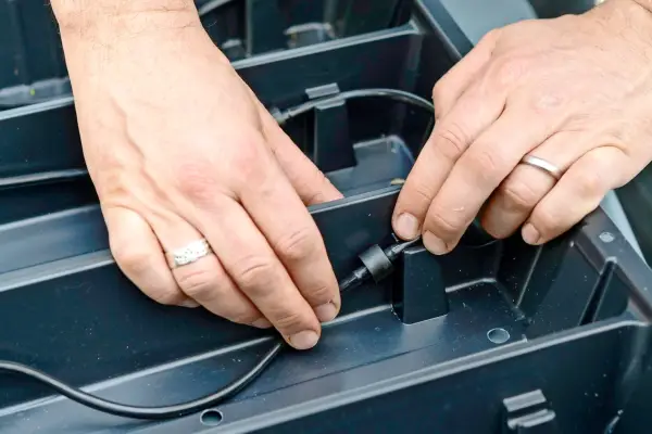 Living wall - assembling the tray