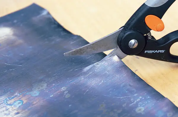 Making a lead planter - cutting the lead