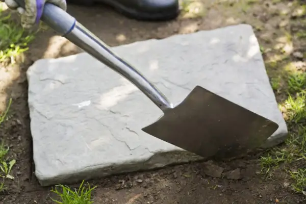How to lay stepping stones - marking out the path