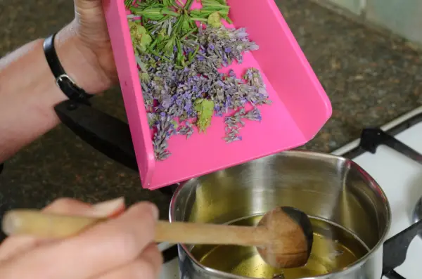 How to make lavender bath oil - adding the flowers to the oil