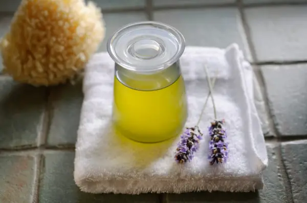 How to make lavender bath oil