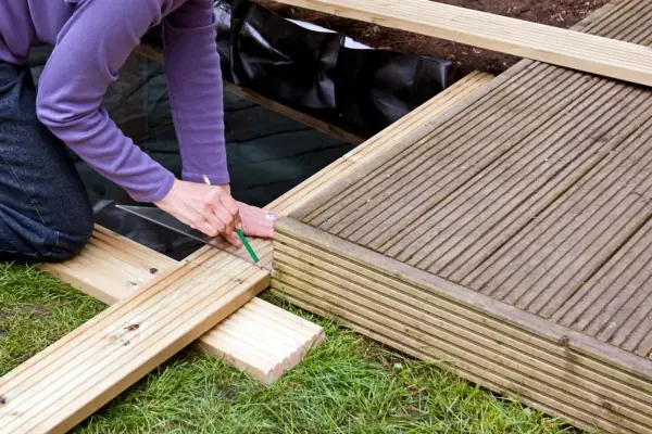 How to build a garden pond - measuring the decking