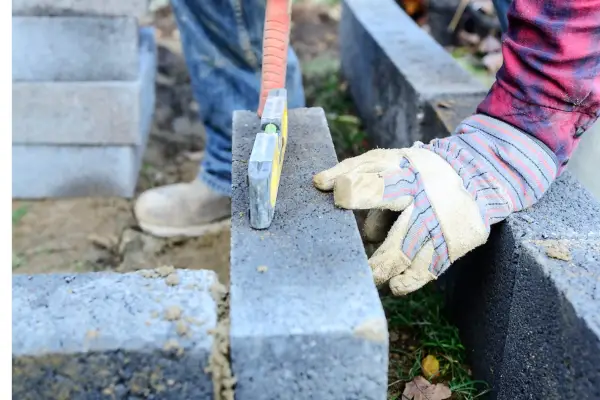 set-the-blocks-on-mortar-2