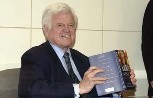 Edward M. Kennedy 상원 의원