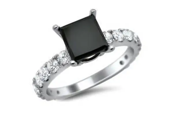 https://cf.ltkcdn.net/engagementrings/images/slide/161542-600x399-blackprincutdiamonds.webp