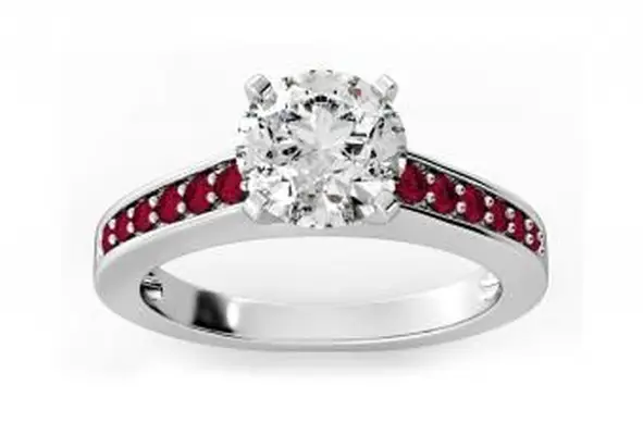 Fotos de anéis de noivado com toques de Ruby