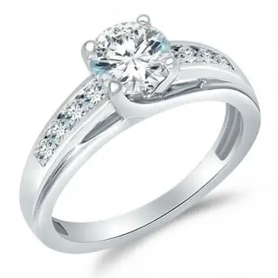 https://cf.ltkcdn.net/engagementrings/images/slide/206733-850x850-cz-in-white-gold.webp