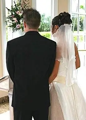 Twój pierścionek zaręczynowy na weselu