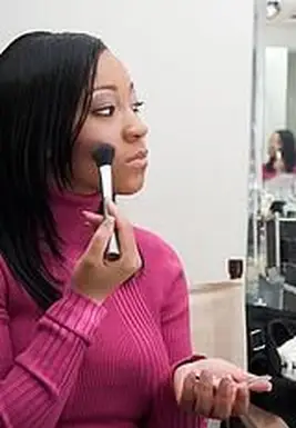 Quelle couleur de blush les femmes afro-américaines devraient-elles porter