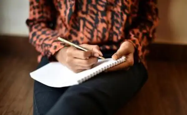 Écrire un éloge sincère pour votre frère