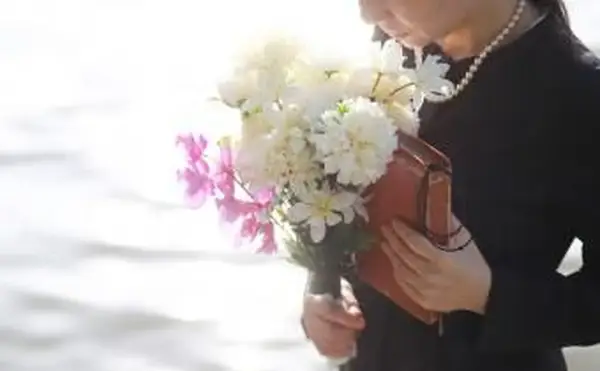 Ako napísať zmysluplnú chválospev pre vášho otca