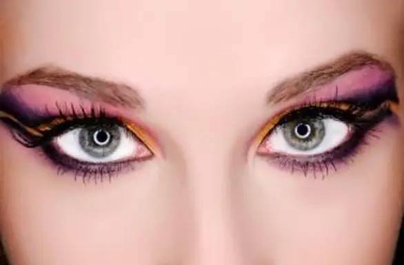 sombra azul cinza nos olhos