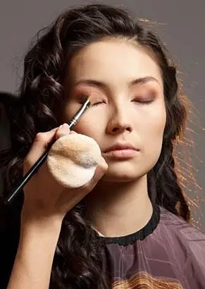 Azjatyckie wskazówki dotyczące makijażu oczu