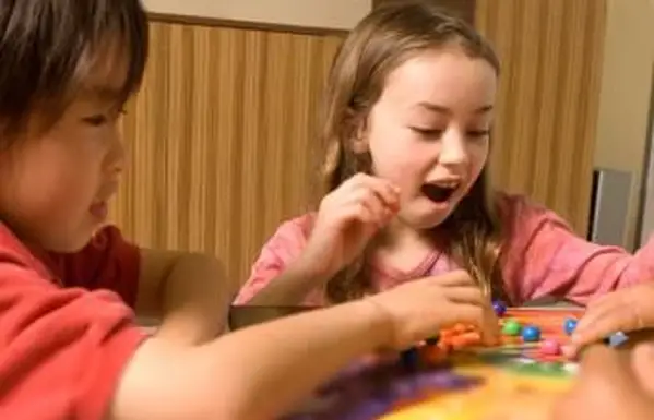 Reglas del juego de mesa de agravación + consejos para que no pierda sus canicas