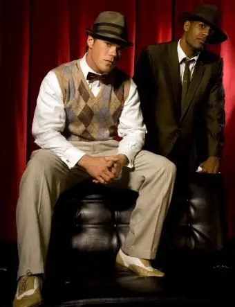 2 hommes en tenue de style Gatsby