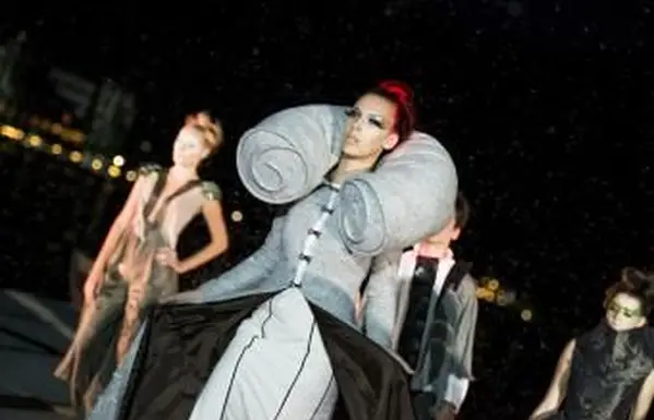 Futurystyczne trendy w modzie