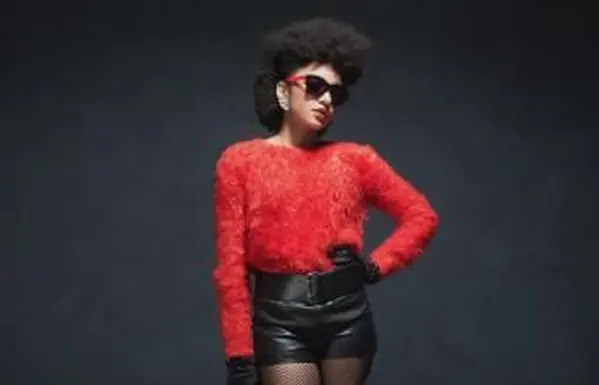 Moda lat osiemdziesiątych dla kobiet