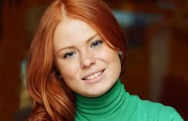 תלבושת ירוקה יפה