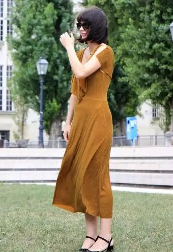 자유롭고 우아한 티 드레스