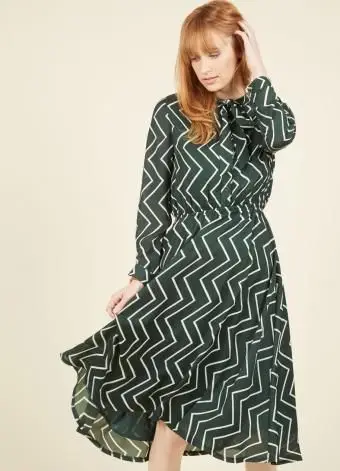 https://cf.ltkcdn.net/womens-fashion/images/slide/207037-595x850-Heart-in-the-Right-Workplace-Shirt-Dress.webp