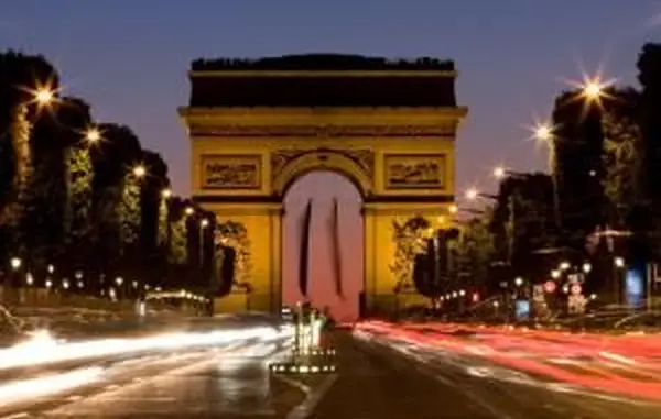 Por que Paris é a capital da moda?