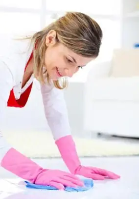 Ako odstrániť hrdzavé škvrny z vinylovej podlahy