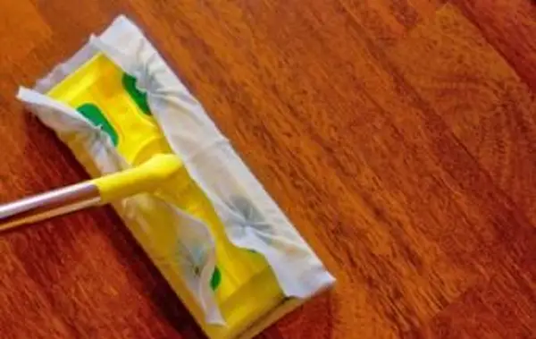 木の床をきれいにする方法